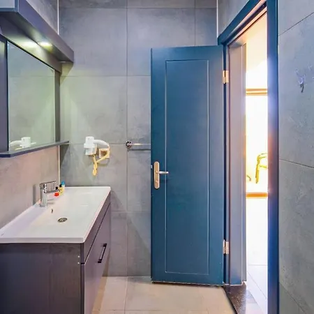 Apartment Jakuzili Ve Yuzme Havuzlu